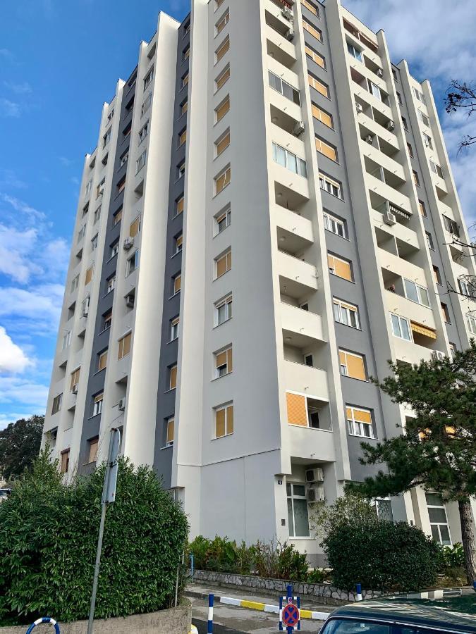 Apartment Lucky 1 Rijeka Exteriör bild